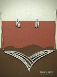 Her Shringar - White Necklace Set With Earrings