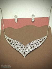 Her Wing - White Necklace Set With Earring